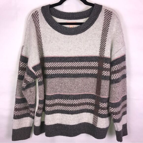 EVRI Soft Sweater   - Picture 1 of 5